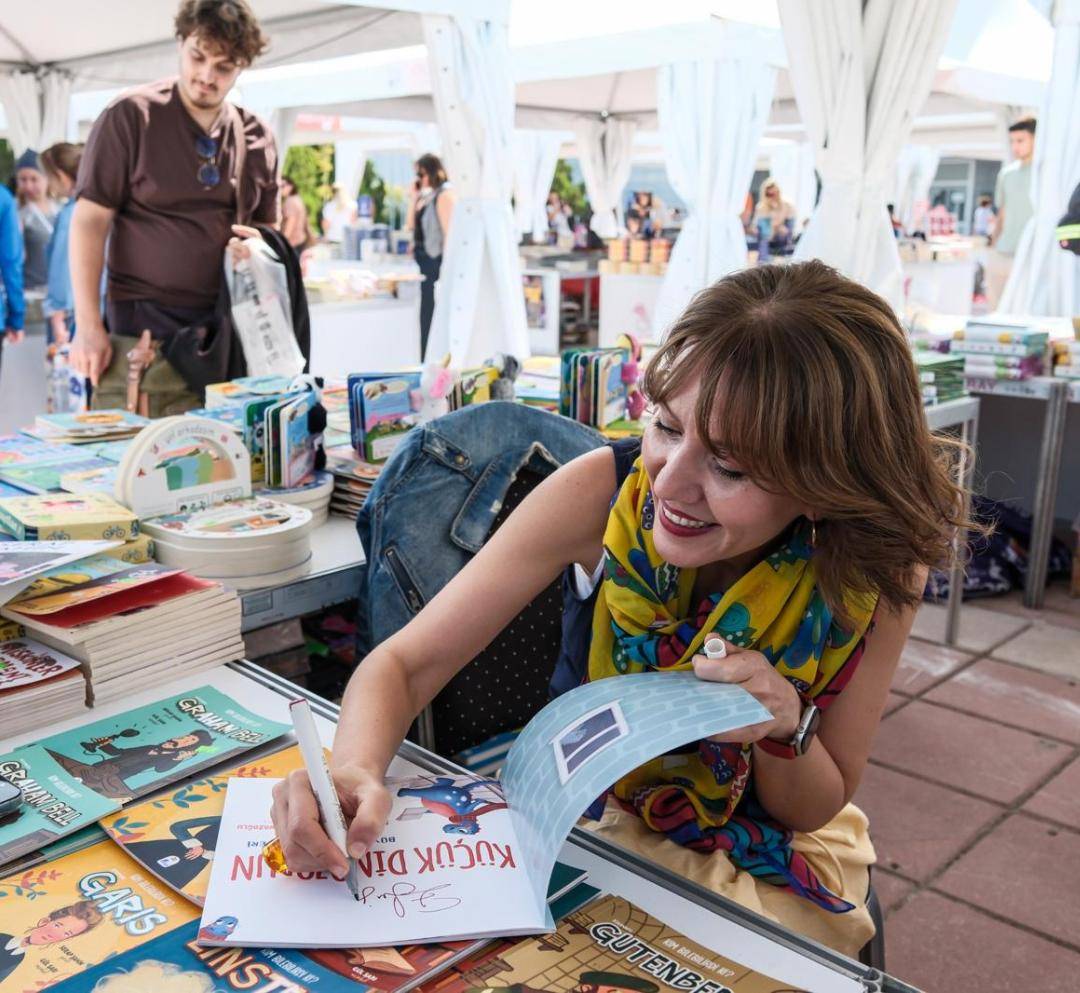 Kültürpark’ta kitap ve yazar buluşmaları sürüyor